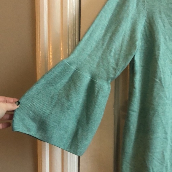 H By Halston V Neck 3/4 Bell Sleeve Blue Light Knit Sweater Top Large - Picture 4 of 9